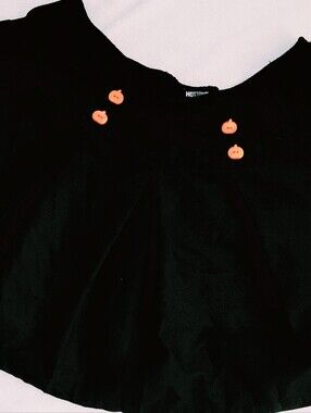 The Hot Topic Women's Black Orange PLEATED Pumpkin Skirt in size 2 Halloween